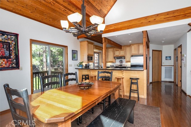 7134 Snyder Ridge Road, Mariposa CA: https://media.crmls.org/medias/adfd9244-efde-49e7-91e1-39d3bf43e628.jpg