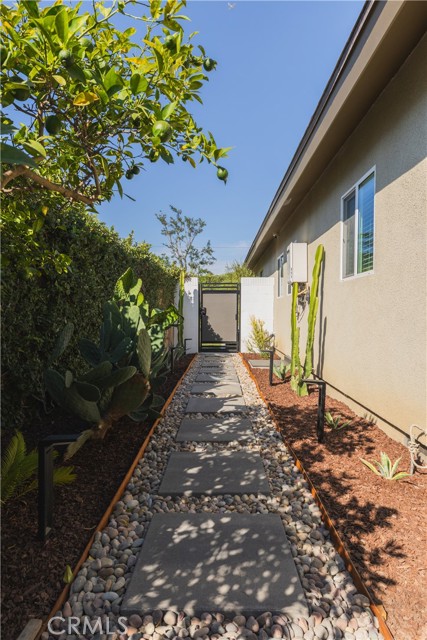Detail Gallery Image 33 of 33 For 2289 Stearnlee Ave, Long Beach,  CA 90815 - 3 Beds | 3 Baths