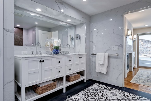 441 Avenue E, Redondo Beach, California 90277, 5 Bedrooms Bedrooms, ,4 BathroomsBathrooms,Residential,Sold,Avenue E,SB22100655
