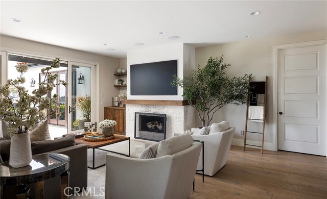 420 De Sola Terrace, Corona del Mar CA: https://media.crmls.org/medias/adff597d-f0e2-4079-8a88-f1ddcb55b816.jpg
