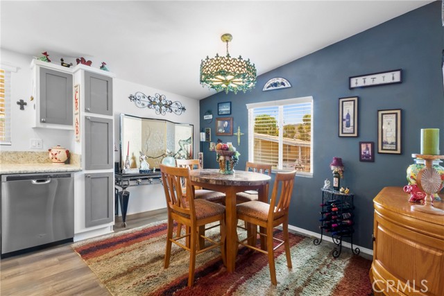 3700 Buchanan Street, Riverside CA: https://media.crmls.org/medias/adff608b-b008-4bc1-899b-eb48b6cdd01c.jpg