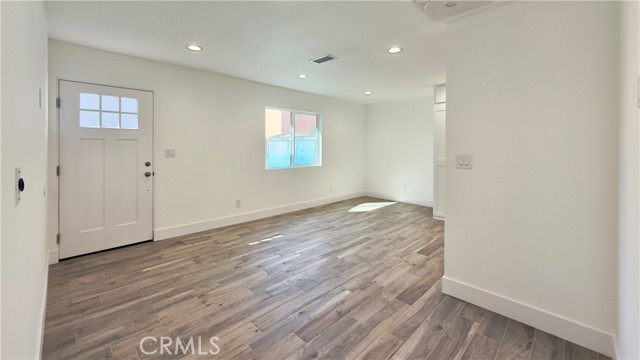 1346 Fraser Avenue, East Los Angeles CA: https://media.crmls.org/medias/ae00370c-5e7c-48ef-b366-942f1be10373.jpg