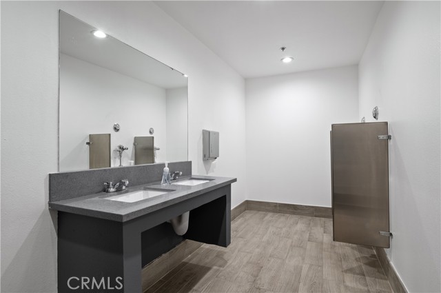 800 E Dyer Road, Santa Ana, California 92705, ,Commercial Lease,For Rent,800 E Dyer Road,CRDW25027821