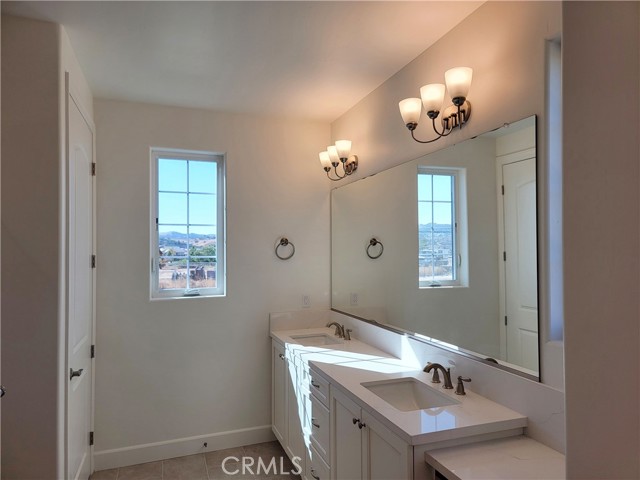 Detail Gallery Image 12 of 22 For 701 Manor Ln, Paso Robles,  CA 93446 - 4 Beds | 3 Baths