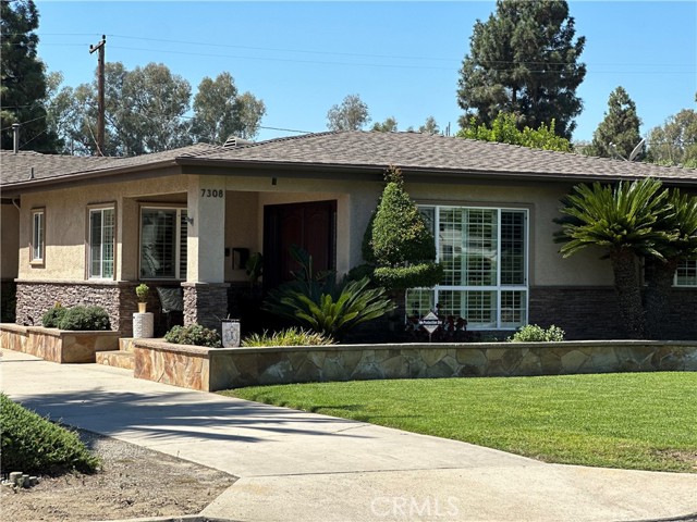 7308 Irwingrove Dr, Downey, CA 90241