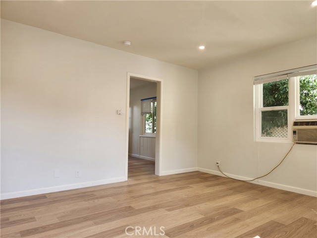 Detail Gallery Image 7 of 10 For 1123 E Chestnut St a,  Glendale,  CA 91205 - 1 Beds | 1 Baths