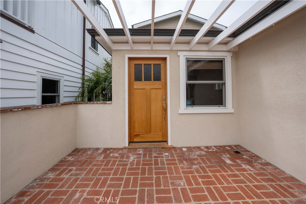 732 Rosecrans Avenue