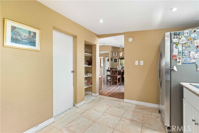 17913 E Kelby Street, Covina CA: https://media.crmls.org/medias/ae035ddc-ab72-45bd-9f2a-ffad167497f4.jpg