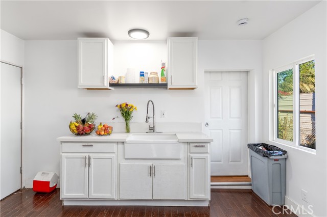 Detail Gallery Image 14 of 22 For 3367 Holding, Riverside,  CA 92501 - 2 Beds | 2 Baths