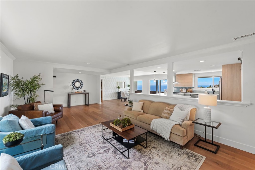 MLS #OC25117239 img 11