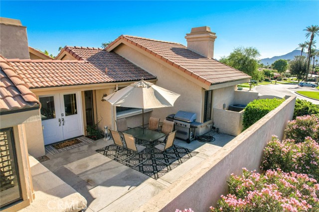 15 Marbella Lane, Palm Desert CA: https://media.crmls.org/medias/ae04d570-f04a-4e4d-8ef8-67b30175fad8.jpg