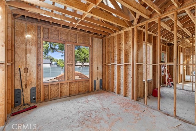 1629 N Palm Avenue, Upland CA: https://media.crmls.org/medias/ae052ee3-5dd5-4ef2-bd8d-b4b87b77184a.jpg