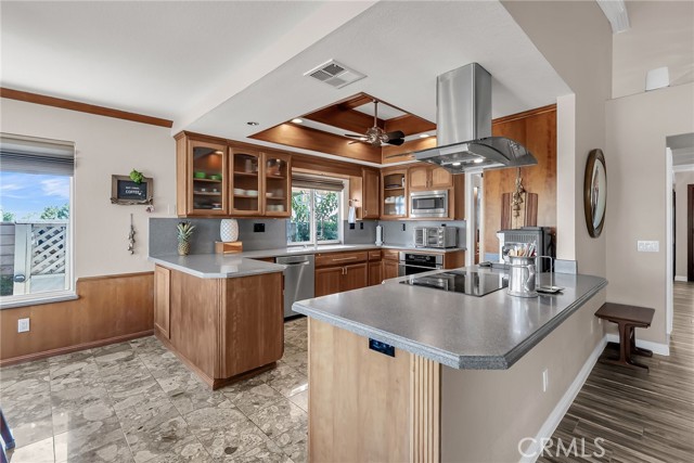 Detail Gallery Image 9 of 52 For 6712 Mission Grove Pkwy, Riverside,  CA 92506 - 5 Beds | 3 Baths