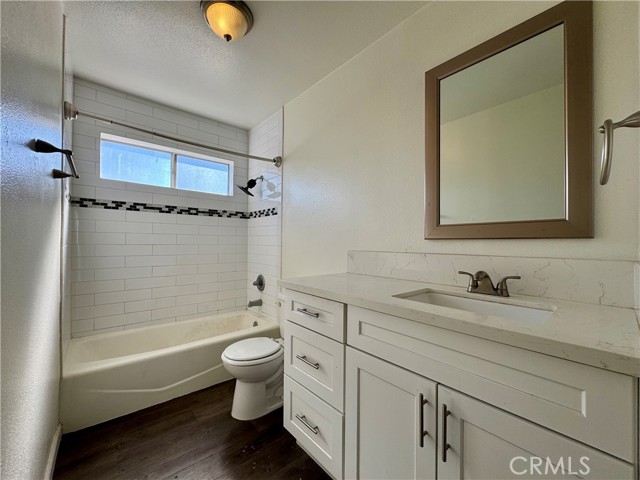 Detail Gallery Image 5 of 9 For 1131 N Avenue 56 #D,  Highland Park,  CA 90042 - 2 Beds | 1 Baths