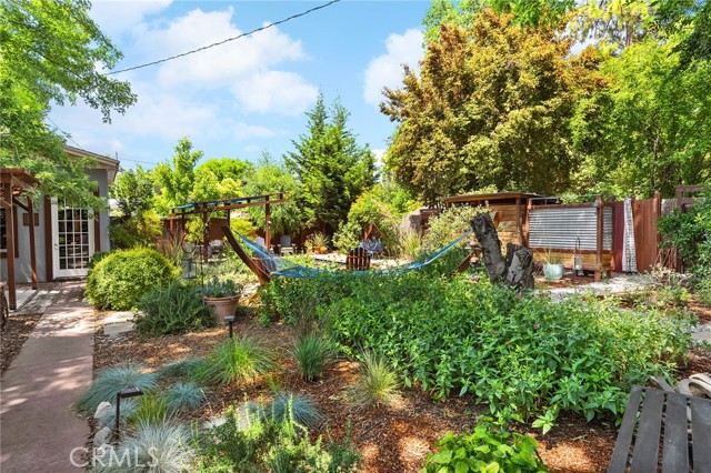 466 E 2nd Avenue, Chico CA: https://media.crmls.org/medias/ae05aa8e-daa1-4bb3-904d-1516a1a0a4ee.jpg