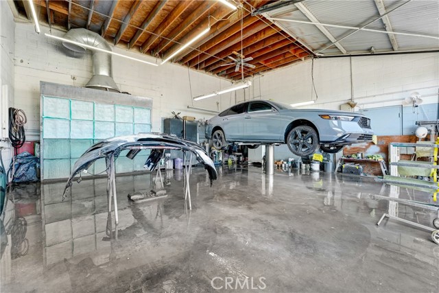 7039 Topanga Canyon Boulevard, Canoga Park CA: https://media.crmls.org/medias/ae05f41c-22b9-40c3-9dd0-4ec3879efc9c.jpg
