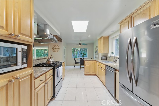 Detail Gallery Image 19 of 41 For 4482 Don Miguel Dr, Los Angeles,  CA 90008 - 2 Beds | 1/1 Baths