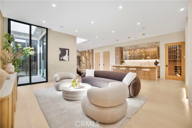 Detail Gallery Image 21 of 28 For 5170 Amestoy, Encino,  CA 91316 - 5 Beds | 6/2 Baths