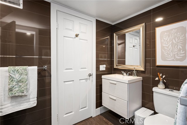 Detail Gallery Image 35 of 75 For 342 S Silverbrook Dr., Anaheim Hills,  CA 92807 - 5 Beds | 4 Baths