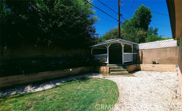 19100 Bessemer Street, Tarzana CA: https://media.crmls.org/medias/ae08f0c9-bdc4-406b-9b67-2d6eeec06a15.jpg