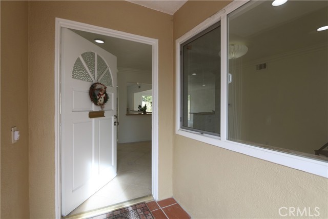 Detail Gallery Image 3 of 30 For 6781 Bridgewater Dr, Huntington Beach,  CA 92647 - 4 Beds | 2 Baths