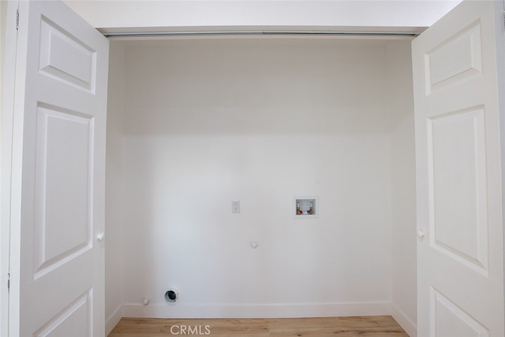 https://media.crmls.org/medias/ae093a27-b2b0-48b0-b835-fd40575605c5.jpg?preset=X-Large