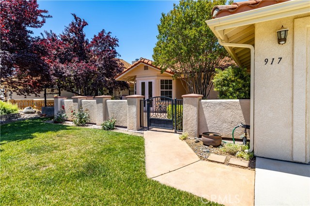 Detail Gallery Image 3 of 67 For 917 Saint Ann, Paso Robles,  CA 93446 - 3 Beds | 2 Baths