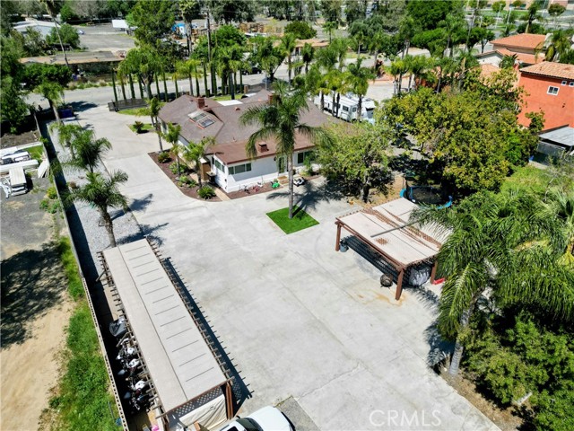 Image 6 of 8 For 10881 Oleander Avenue