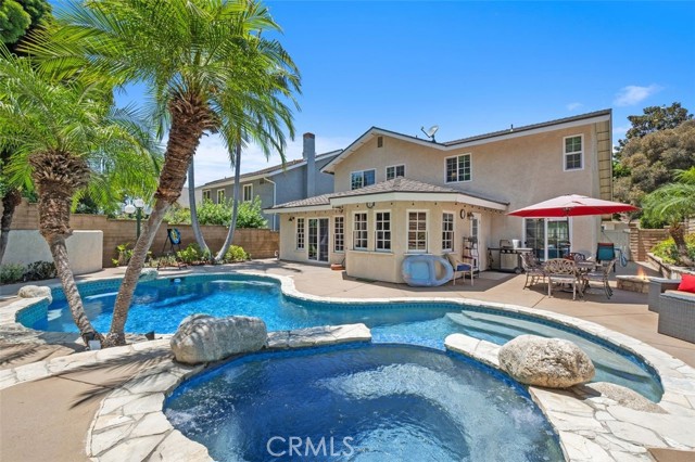 25572 Orchard Rim Ln, Lake Forest CA: https://media.crmls.org/medias/ae09f7ea-b1db-43d3-a8ed-4125f0faff25.jpg