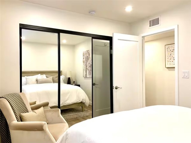 Detail Gallery Image 20 of 41 For 222 20th, Newport Beach,  CA 92663 - 3 Beds | 2 Baths