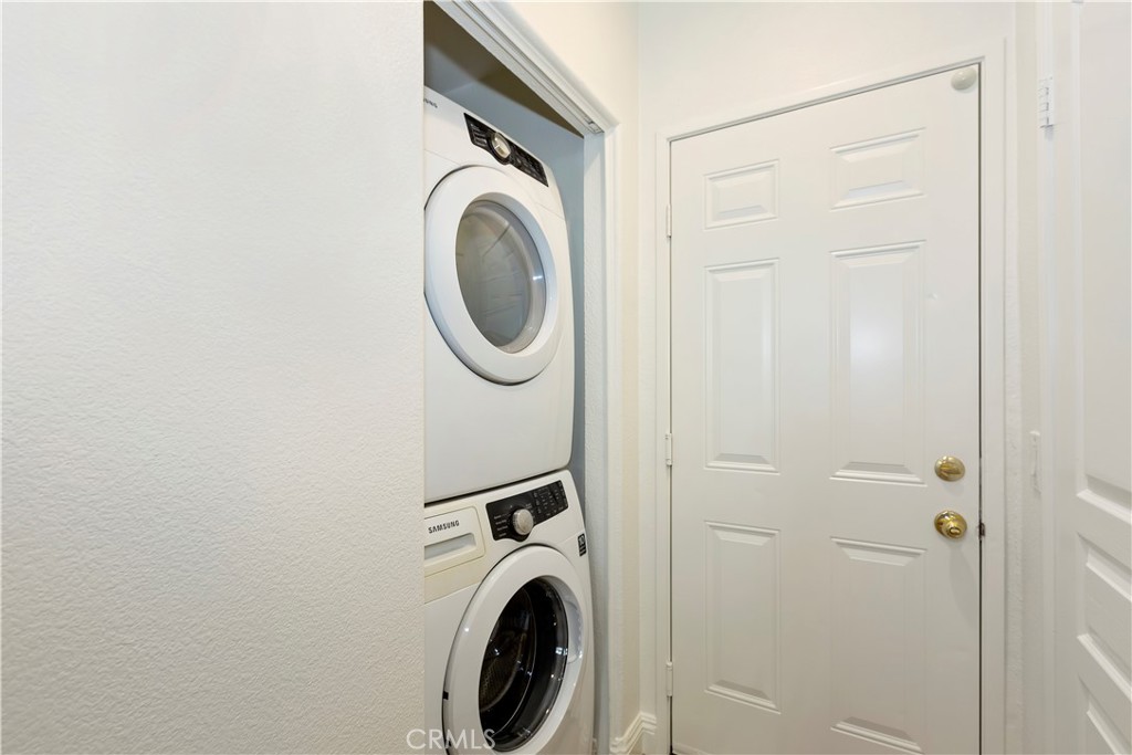 https://media.crmls.org/medias/ae0a8519-88f9-43c5-b78b-9b36a6cabc9c.jpg?preset=X-Large