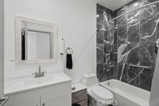 Detail Gallery Image 15 of 35 For 10651 Keller Drive, California City,  CA 93505 - 4 Beds | 2/1 Baths