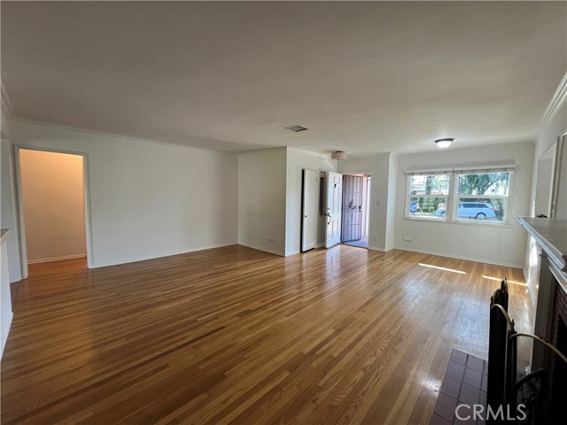 Detail Gallery Image 4 of 18 For 13627 Huston St, Sherman Oaks,  CA 91423 - 3 Beds | 2 Baths