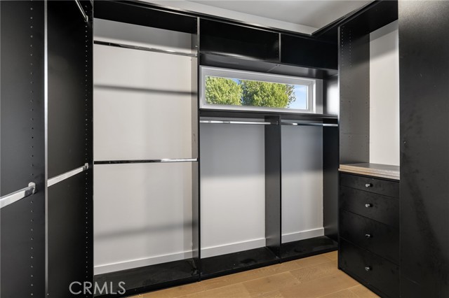 22904 Calvert Street, Woodland Hills CA: https://media.crmls.org/medias/ae0cef58-8ddb-4be8-8e04-eff148500b52.jpg