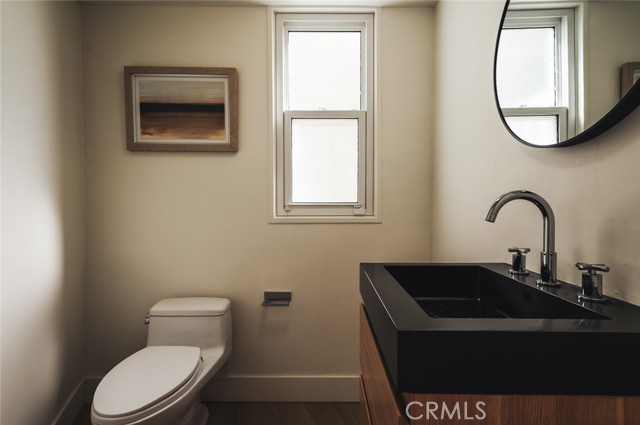 Detail Gallery Image 14 of 33 For 8448 Franklin, Los Angeles,  CA 90069 - 4 Beds | 3/1 Baths