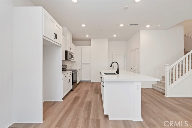 Detail Gallery Image 4 of 23 For 8483 Snapdragon Ln, Chino,  CA 91708 - 3 Beds | 2/1 Baths