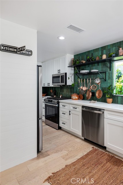 1215 N Avenue 56, Los Angeles CA: https://media.crmls.org/medias/ae0fdf91-2367-4f9a-b14b-a0b959f953f7.jpg