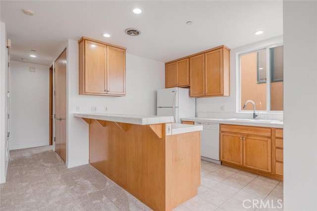 221 17th, Manhattan Beach, California 90266, 5 Bedrooms Bedrooms, ,6 BathroomsBathrooms,Residential,For Sale,17th,SR26091960