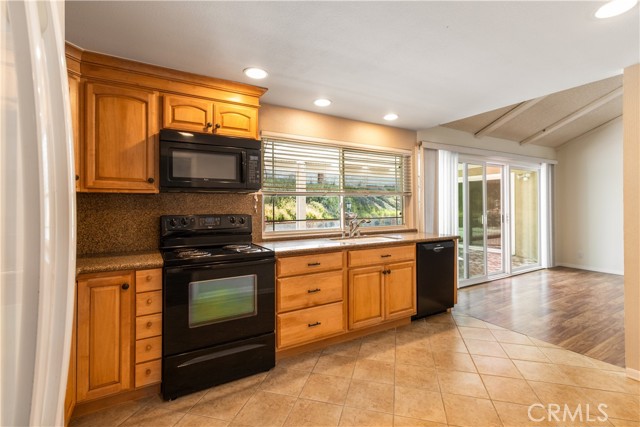 25265 Pana Court, Lake Forest CA: https://media.crmls.org/medias/ae142a8d-10e1-445e-a072-ee75a98dc48d.jpg