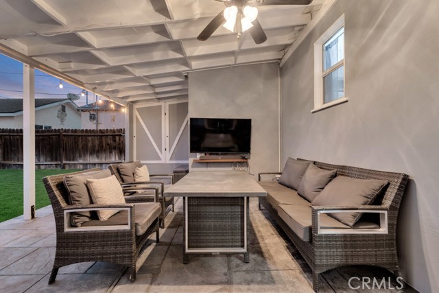 6507 Gentry Avenue, North Hollywood CA: https://media.crmls.org/medias/ae144ad5-4ec3-4644-b79a-c516a5bb139f.jpg