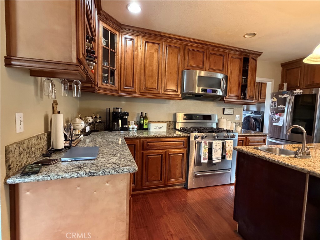 https://media.crmls.org/medias/ae15027f-cb0c-4503-bebf-13127e5bb976.jpg?preset=X-Large