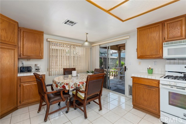1227 Esteban Torres Drive, South El Monte CA: https://media.crmls.org/medias/ae1576fb-a1cf-45d1-ab70-da0c27bccdd1.jpg