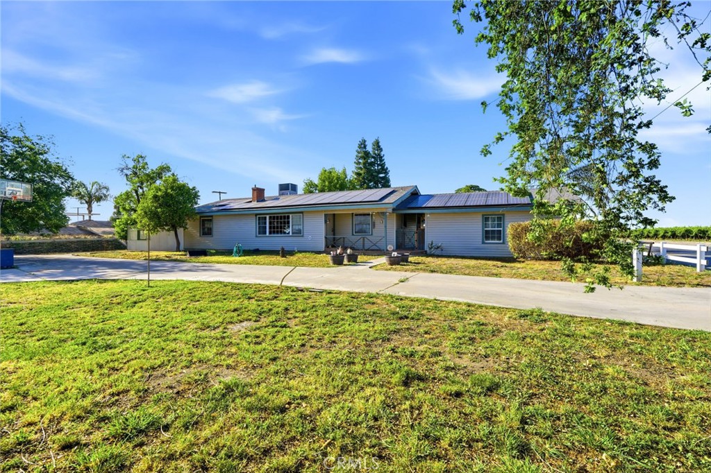 12586 Avenue 232