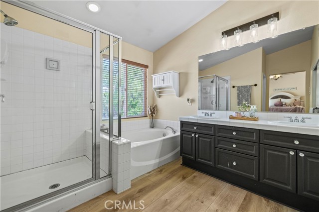 28436 Calex Drive, Valencia CA: https://media.crmls.org/medias/ae17d93f-fabb-429c-93b5-8a173febd958.jpg