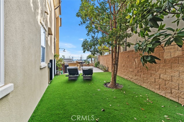4762 Oceanridge Drive, Huntington Beach CA: https://media.crmls.org/medias/ae17d959-041f-4928-89ba-e4cea2f27782.jpg