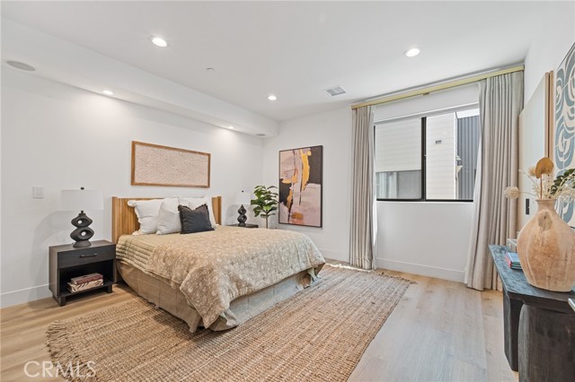 Detail Gallery Image 16 of 27 For 11314 Victory Bld, North Hollywood,  CA 91606 - 3 Beds | 3/1 Baths
