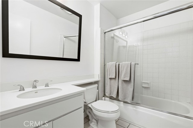 Detail Gallery Image 21 of 24 For 122 Corsica, Newport Beach,  CA 92660 - 2 Beds | 2 Baths