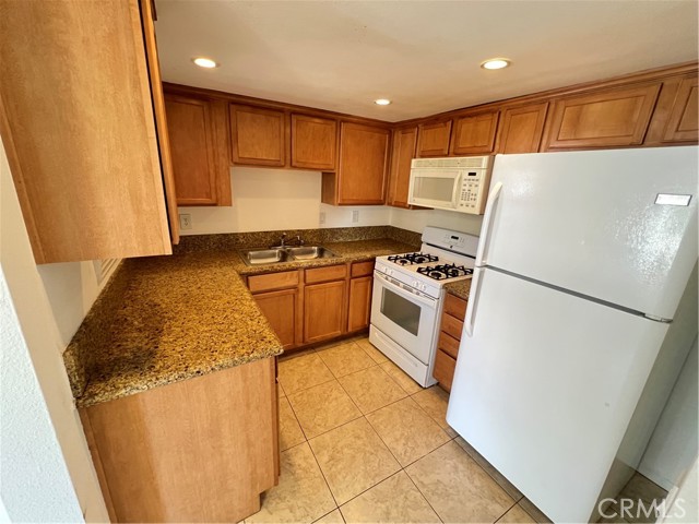 1341 Massachusetts Avenue, Riverside CA: https://media.crmls.org/medias/ae186042-82f6-46d5-8a90-13b575e44443.jpg