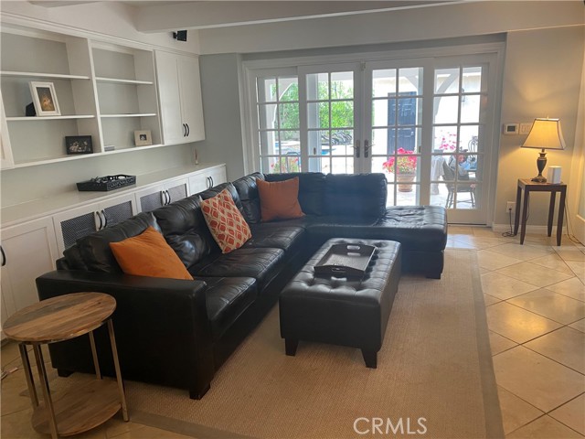4125 Bakman Avenue, Studio City CA: https://media.crmls.org/medias/ae18a241-91dc-42ca-a776-80aa2313f0ef.jpg