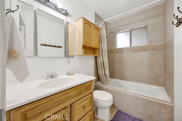 7937 Vantage Avenue, North Hollywood CA: https://media.crmls.org/medias/ae197758-6cce-4e2d-ad64-92d61e5903b5.jpg